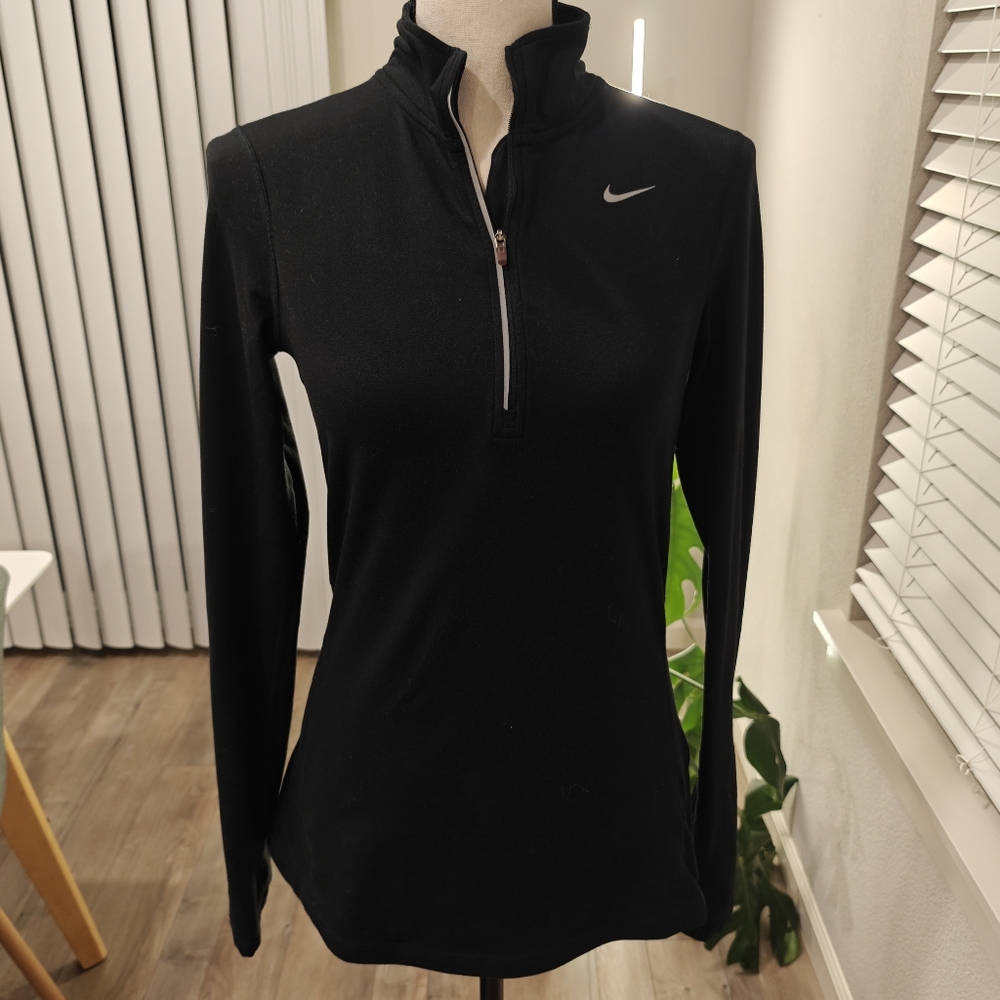 NIKE ATHLETIC LONG SLEEVE WORKOUT TOP SIZE XS